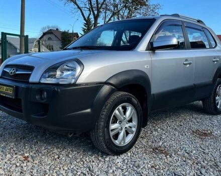 Хендай Туксон 2010 в Коломые на Automoto.ua Серый Хендай Туксон, объемом двигателя 2 л и пробегом 99 тыс. км за 9200 $, фото 2 на Automoto.ua