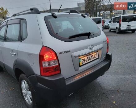 Серый Хендай Туксон, объемом двигателя 2 л и пробегом 100 тыс. км за 10400 $, фото 22 на Automoto.ua