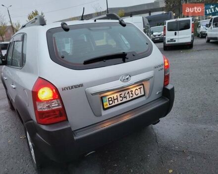 Серый Хендай Туксон, объемом двигателя 2 л и пробегом 100 тыс. км за 10400 $, фото 29 на Automoto.ua