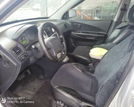 Сірий Хендай Туксон, об'ємом двигуна 2.7 л та пробігом 204 тис. км за 7900 $, фото 7 на Automoto.ua