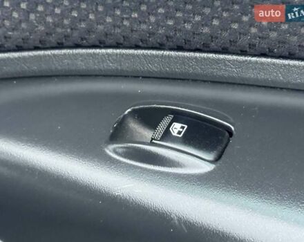 Сірий Хендай Туксон, об'ємом двигуна 1.98 л та пробігом 149 тис. км за 9650 $, фото 11 на Automoto.ua