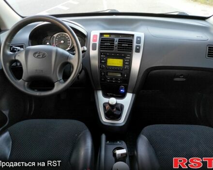 Серый Хендай Туксон, объемом двигателя 2 л и пробегом 263 тыс. км за 8800 $, фото 8 на Automoto.ua