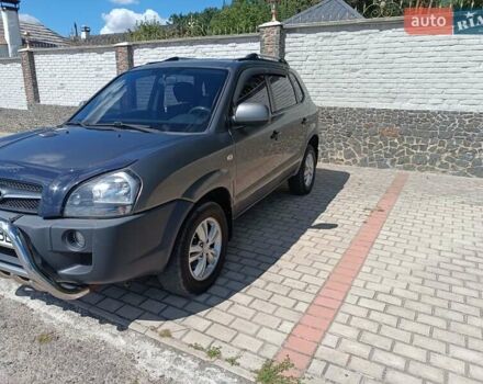 Серый Хендай Туксон, объемом двигателя 2 л и пробегом 159 тыс. км за 8800 $, фото 18 на Automoto.ua