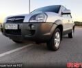 Серый Хендай Туксон, объемом двигателя 2 л и пробегом 263 тыс. км за 8800 $, фото 4 на Automoto.ua