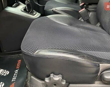 Серый Хендай Туксон, объемом двигателя 1.98 л и пробегом 174 тыс. км за 9500 $, фото 13 на Automoto.ua