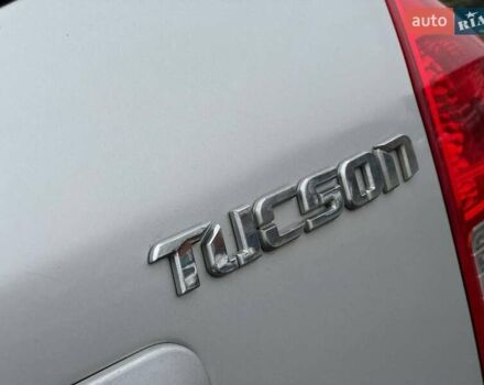 Сірий Хендай Туксон, об'ємом двигуна 1.98 л та пробігом 149 тис. км за 9650 $, фото 31 на Automoto.ua