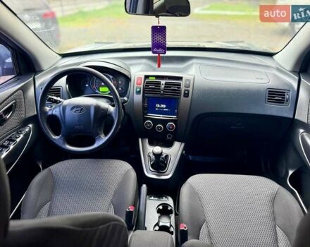 Серый Хендай Туксон, объемом двигателя 2 л и пробегом 92 тыс. км за 10500 $, фото 26 на Automoto.ua