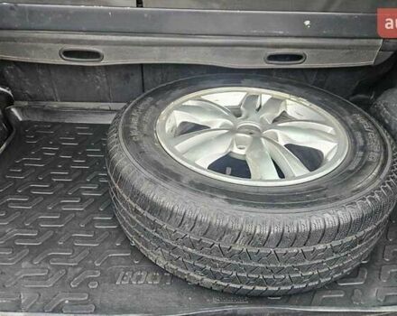 Сірий Хендай Туксон, об'ємом двигуна 1.98 л та пробігом 397 тис. км за 5800 $, фото 5 на Automoto.ua