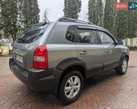 Сірий Хендай Туксон, об'ємом двигуна 1.98 л та пробігом 209 тис. км за 8700 $, фото 3 на Automoto.ua