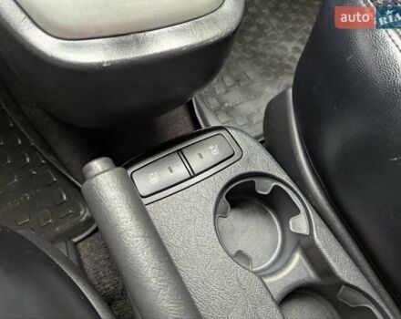 Сірий Хендай Туксон, об'ємом двигуна 1.98 л та пробігом 209 тис. км за 8700 $, фото 26 на Automoto.ua