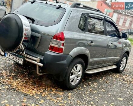 Серый Хендай Туксон, объемом двигателя 2 л и пробегом 92 тыс. км за 10500 $, фото 16 на Automoto.ua
