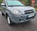 Серый Хендай Туксон, объемом двигателя 2 л и пробегом 213 тыс. км за 10400 $, фото 6 на Automoto.ua