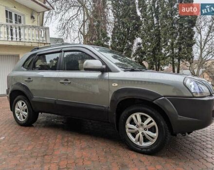 Сірий Хендай Туксон, об'ємом двигуна 1.98 л та пробігом 209 тис. км за 8700 $, фото 11 на Automoto.ua