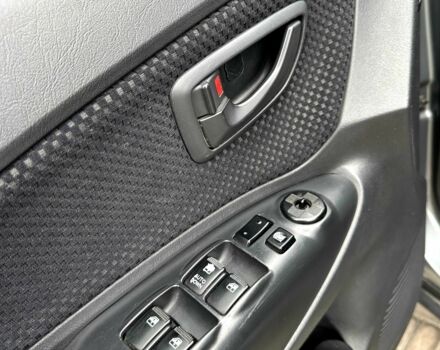 Серый Хендай Туксон, объемом двигателя 2 л и пробегом 150 тыс. км за 9900 $, фото 6 на Automoto.ua