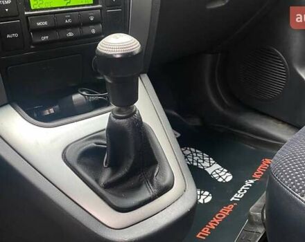 Серый Хендай Туксон, объемом двигателя 1.98 л и пробегом 174 тыс. км за 9500 $, фото 20 на Automoto.ua