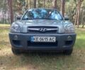 Серый Хендай Туксон, объемом двигателя 1.98 л и пробегом 222 тыс. км за 9200 $, фото 2 на Automoto.ua