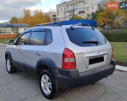 Хендай Туксон 2011 в Сумах на Automoto.ua Серый Хендай Туксон, объемом двигателя 2 л и пробегом 147 тыс. км за 9800 $, фото 3 на Automoto.ua