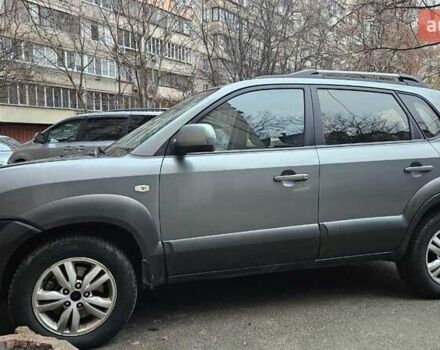 Сірий Хендай Туксон, об'ємом двигуна 1.98 л та пробігом 397 тис. км за 5800 $, фото 7 на Automoto.ua