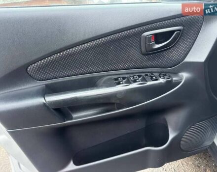 Сірий Хендай Туксон, об'ємом двигуна 1.98 л та пробігом 149 тис. км за 9650 $, фото 35 на Automoto.ua