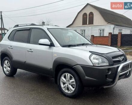 Сірий Хендай Туксон, об'ємом двигуна 1.98 л та пробігом 149 тис. км за 9650 $, фото 23 на Automoto.ua