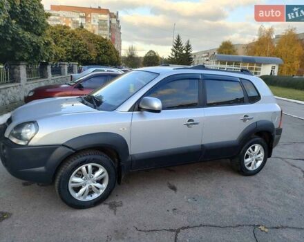 Хендай Туксон 2011 в Сумах на Automoto.ua Серый Хендай Туксон, объемом двигателя 2 л и пробегом 147 тыс. км за 9800 $, фото 19 на Automoto.ua