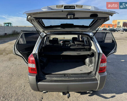 Хендай Туксон 2011 у Вінниці на Automoto.ua Сірий Хендай Туксон, об'ємом двигуна 2 л та пробігом 192 тис. км за 7799 $, фото 13 на Automoto.ua