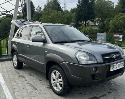 Серый Хендай Туксон, объемом двигателя 1.98 л и пробегом 270 тыс. км за 10310 $, фото 1 на Automoto.ua