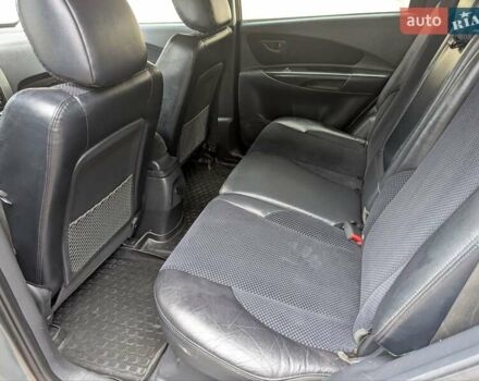 Сірий Хендай Туксон, об'ємом двигуна 1.98 л та пробігом 209 тис. км за 8700 $, фото 16 на Automoto.ua