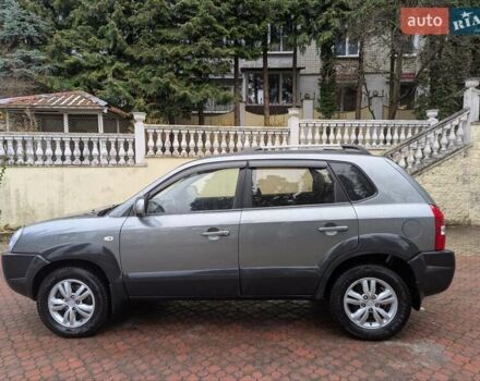 Сірий Хендай Туксон, об'ємом двигуна 1.98 л та пробігом 209 тис. км за 8700 $, фото 5 на Automoto.ua