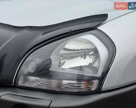 Сірий Хендай Туксон, об'ємом двигуна 1.98 л та пробігом 149 тис. км за 9650 $, фото 25 на Automoto.ua