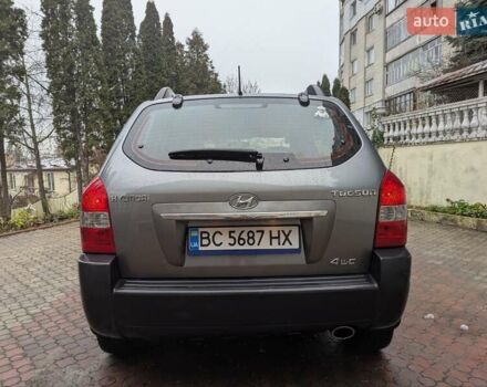 Сірий Хендай Туксон, об'ємом двигуна 1.98 л та пробігом 209 тис. км за 8700 $, фото 4 на Automoto.ua