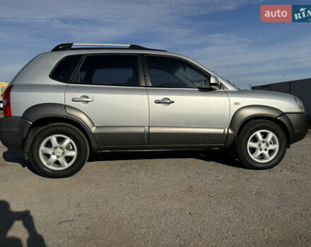 Хендай Туксон 2011 у Вінниці на Automoto.ua Сірий Хендай Туксон, об'ємом двигуна 2 л та пробігом 192 тис. км за 7799 $, фото 7 на Automoto.ua