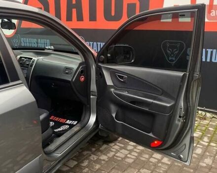 Серый Хендай Туксон, объемом двигателя 1.98 л и пробегом 174 тыс. км за 9500 $, фото 31 на Automoto.ua