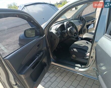 Серый Хендай Туксон, объемом двигателя 2 л и пробегом 159 тыс. км за 8800 $, фото 25 на Automoto.ua