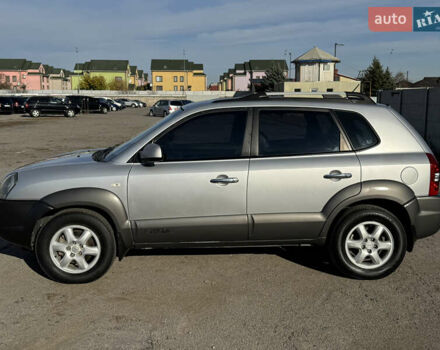 Хендай Туксон 2011 у Вінниці на Automoto.ua Сірий Хендай Туксон, об'ємом двигуна 2 л та пробігом 192 тис. км за 7799 $, фото 4 на Automoto.ua