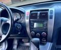 Серый Хендай Туксон, объемом двигателя 2 л и пробегом 165 тыс. км за 10000 $, фото 6 на Automoto.ua