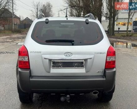 Сірий Хендай Туксон, об'ємом двигуна 1.98 л та пробігом 149 тис. км за 9650 $, фото 5 на Automoto.ua