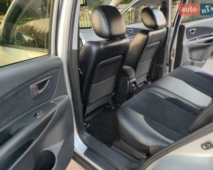 Хендай Туксон 2011 в Сумах на Automoto.ua Серый Хендай Туксон, объемом двигателя 2 л и пробегом 147 тыс. км за 9800 $, фото 14 на Automoto.ua