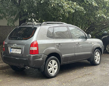 Серый Хендай Туксон, объемом двигателя 1.98 л и пробегом 179 тыс. км за 9400 $, фото 9 на Automoto.ua