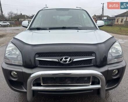Сірий Хендай Туксон, об'ємом двигуна 1.98 л та пробігом 149 тис. км за 9650 $, фото 4 на Automoto.ua