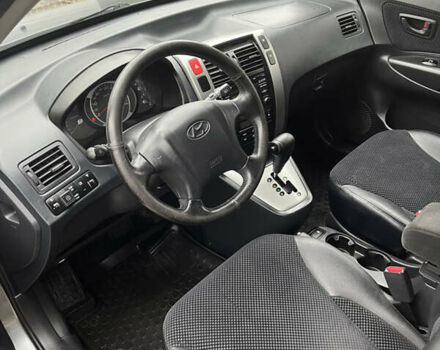 Серый Хендай Туксон, объемом двигателя 1.99 л и пробегом 209 тыс. км за 8200 $, фото 10 на Automoto.ua