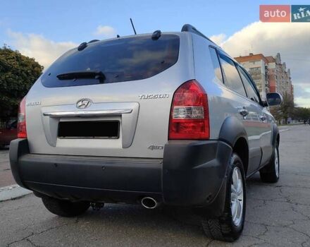 Хендай Туксон 2011 в Сумах на Automoto.ua Серый Хендай Туксон, объемом двигателя 2 л и пробегом 147 тыс. км за 9800 $, фото 16 на Automoto.ua