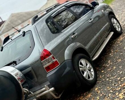 Серый Хендай Туксон, объемом двигателя 2 л и пробегом 92 тыс. км за 10500 $, фото 11 на Automoto.ua