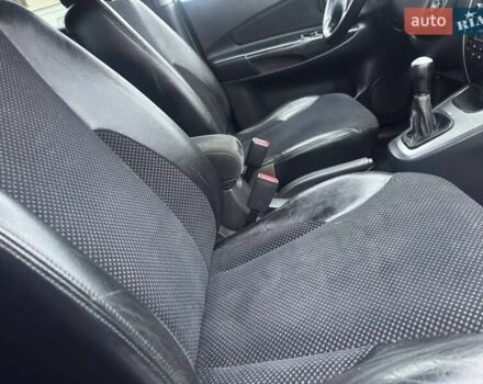 Сірий Хендай Туксон, об'ємом двигуна 1.98 л та пробігом 149 тис. км за 9650 $, фото 14 на Automoto.ua