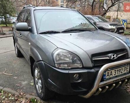 Сірий Хендай Туксон, об'ємом двигуна 1.98 л та пробігом 397 тис. км за 5800 $, фото 1 на Automoto.ua