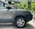 Серый Хендай Туксон, объемом двигателя 2 л и пробегом 240 тыс. км за 10990 $, фото 5 на Automoto.ua