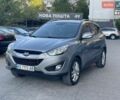 Серый Хендай Туксон, объемом двигателя 2 л и пробегом 196 тыс. км за 11000 $, фото 1 на Automoto.ua