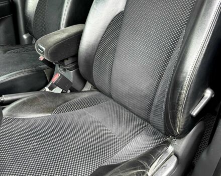 Серый Хендай Туксон, объемом двигателя 2 л и пробегом 150 тыс. км за 9900 $, фото 5 на Automoto.ua