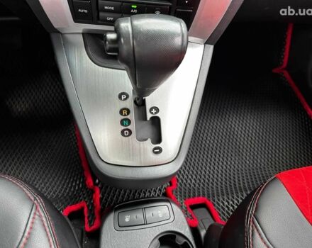 Серый Хендай Туксон, объемом двигателя 2 л и пробегом 145 тыс. км за 10790 $, фото 15 на Automoto.ua