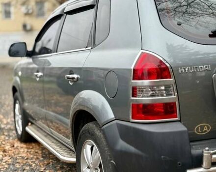 Серый Хендай Туксон, объемом двигателя 2 л и пробегом 92 тыс. км за 10500 $, фото 15 на Automoto.ua